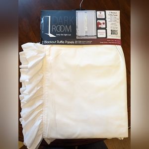 VCNY 2 Blackout White Ruffle Panels